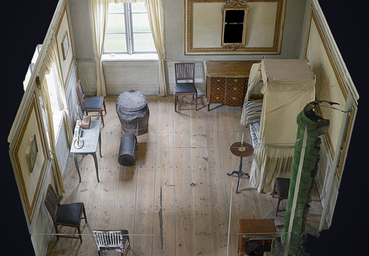 The yellow bedchamber
